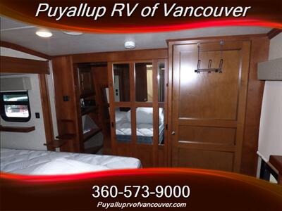 2018 HEARTLAND RV BIG HORN 3270RS   - Photo 14 - Vancouver, WA 98682-4901