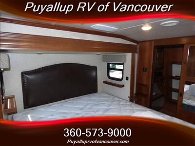 2018 HEARTLAND RV BIG HORN 3270RS   - Photo 13 - Vancouver, WA 98682-4901