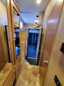 2015 Thor Outlaw 37LS - Photo 5 - Puyallup, WA 98373