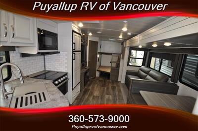 2022 KEYSTONE RV COUGAR 29BHSWE   - Photo 8 - Vancouver, WA 98682-4901