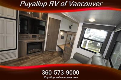 2022 KEYSTONE RV COUGAR 29BHSWE   - Photo 11 - Vancouver, WA 98682-4901