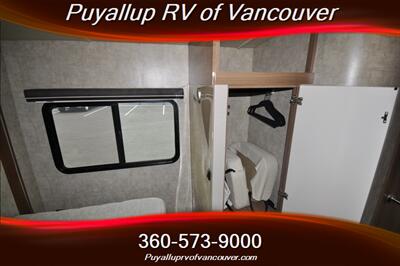 2015 WINNEBAGO NAVION 24G   - Photo 18 - Vancouver, WA 98682-4901