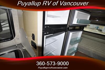 2015 WINNEBAGO NAVION 24G   - Photo 15 - Vancouver, WA 98682-4901
