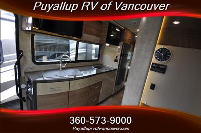 2015 WINNEBAGO NAVION 24G   - Photo 9 - Vancouver, WA 98682-4901