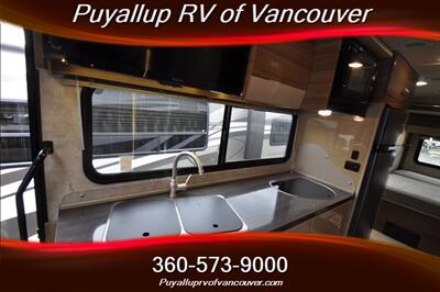 2015 WINNEBAGO NAVION 24G   - Photo 13 - Vancouver, WA 98682-4901