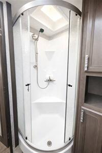 2018 Highland Ridge Open Range Roamer 316RLS - Photo 9 - Puyallup, WA 98373