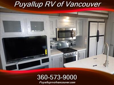 2020 KEYSTONE RV MONTANA HIGH COUNTRY 334/335BH   - Photo 9 - Vancouver, WA 98682-4901