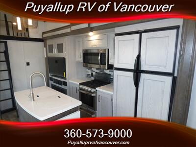 2020 KEYSTONE RV MONTANA HIGH COUNTRY 334/335BH   - Photo 10 - Vancouver, WA 98682-4901