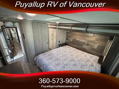 2020 KEYSTONE RV MONTANA HIGH COUNTRY 334/335BH   - Photo 15 - Vancouver, WA 98682-4901