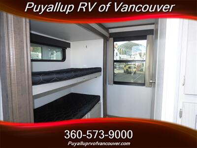 2020 KEYSTONE RV MONTANA HIGH COUNTRY 334/335BH   - Photo 13 - Vancouver, WA 98682-4901