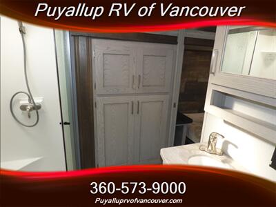 2020 KEYSTONE RV MONTANA HIGH COUNTRY 334/335BH   - Photo 20 - Vancouver, WA 98682-4901