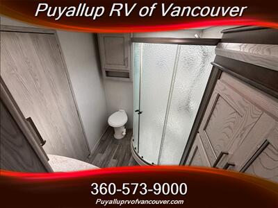 2020 KEYSTONE RV MONTANA HIGH COUNTRY 334/335BH   - Photo 16 - Vancouver, WA 98682-4901