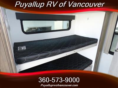 2020 KEYSTONE RV MONTANA HIGH COUNTRY 334/335BH   - Photo 16 - Vancouver, WA 98682-4901