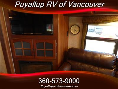 2015 KEYSTONE RV MONTANA LEGACY 3100RL   - Photo 14 - Vancouver, WA 98682-4901