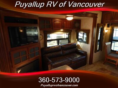 2015 KEYSTONE RV MONTANA LEGACY 3100RL   - Photo 8 - Vancouver, WA 98682-4901