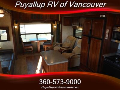 2015 KEYSTONE RV MONTANA LEGACY 3100RL   - Photo 6 - Vancouver, WA 98682-4901