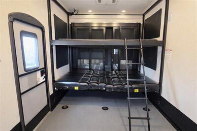 2018 Keystone Raptor 424ts - Photo 11 - Puyallup, WA 98373