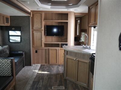 2018 Shasta Revere 32DS   - Photo 13 - Puyallup, WA 98373