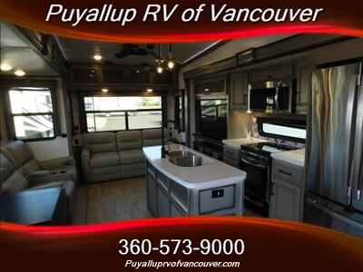 2022 KEYSTONE RV MONTANA LEGACY 3121RL   - Photo 6 - Vancouver, WA 98682-4901