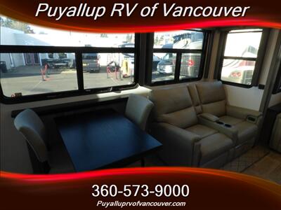 2022 KEYSTONE RV MONTANA LEGACY 3121RL   - Photo 8 - Vancouver, WA 98682-4901