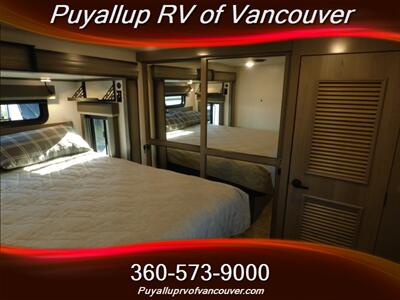 2022 KEYSTONE RV MONTANA LEGACY 3121RL   - Photo 22 - Vancouver, WA 98682-4901