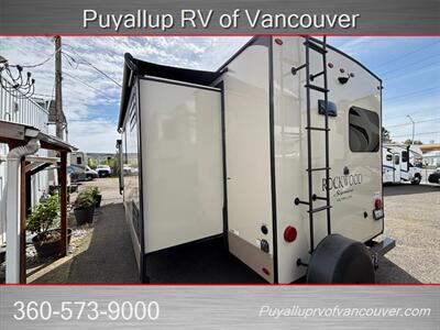 2018 FOREST RIVER ROCKWOOD 8332BS   - Photo 4 - Vancouver, WA 98682-4901