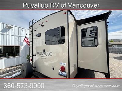 2018 FOREST RIVER ROCKWOOD 8332BS   - Photo 5 - Vancouver, WA 98682-4901