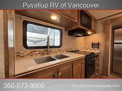 2018 FOREST RIVER ROCKWOOD 8332BS   - Photo 13 - Vancouver, WA 98682-4901