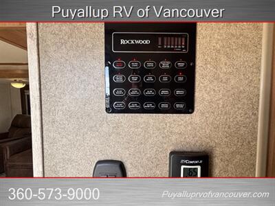 2018 FOREST RIVER ROCKWOOD 8332BS   - Photo 19 - Vancouver, WA 98682-4901