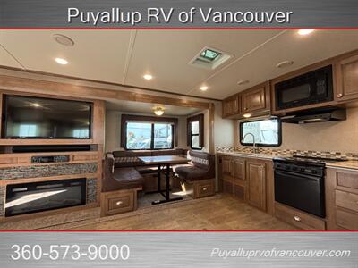 2018 FOREST RIVER ROCKWOOD 8332BS   - Photo 10 - Vancouver, WA 98682-4901