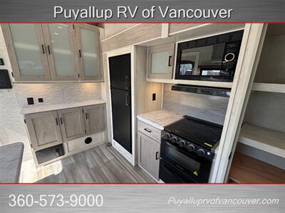 2022 FOREST RIVER IMPRESSION 320FL   - Photo 15 - Vancouver, WA 98682-4901