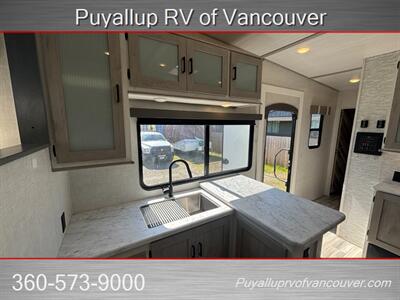 2022 FOREST RIVER IMPRESSION 320FL   - Photo 14 - Vancouver, WA 98682-4901