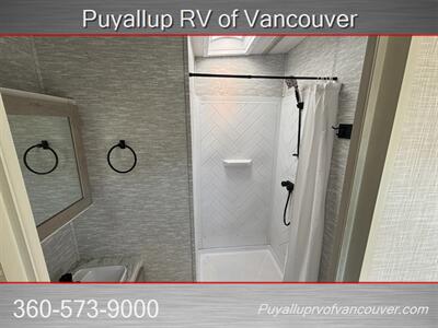 2022 FOREST RIVER IMPRESSION 320FL   - Photo 20 - Vancouver, WA 98682-4901