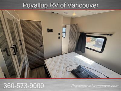 2022 FOREST RIVER IMPRESSION 320FL   - Photo 17 - Vancouver, WA 98682-4901