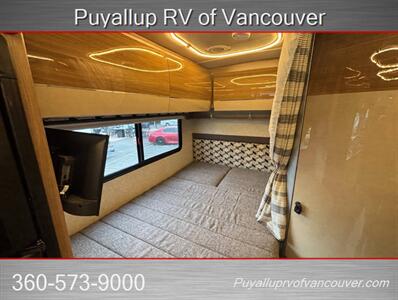 2019 WINNEBAGO NAVION 24J   - Photo 15 - Vancouver, WA 98682-4901