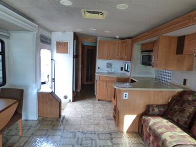 2008 Winnebago Voyage 38J   - Photo 13 - Puyallup, WA 98373