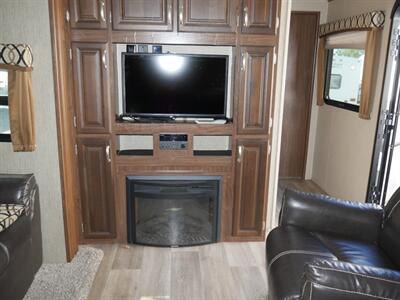 2017 Dutchmen Denali 289RK   - Photo 9 - Puyallup, WA 98373