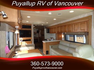 2012 WINNEBAGO ADVENTURER 32H   - Photo 5 - Vancouver, WA 98682-4901