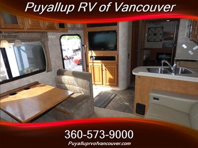 2012 WINNEBAGO ADVENTURER 32H   - Photo 8 - Vancouver, WA 98682-4901