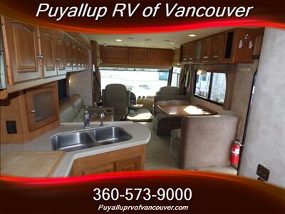 2012 WINNEBAGO ADVENTURER 32H   - Photo 6 - Vancouver, WA 98682-4901