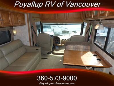 2012 WINNEBAGO ADVENTURER 32H   - Photo 7 - Vancouver, WA 98682-4901