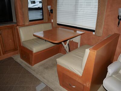 2010 Newmar Ventana 3933 - Photo 3 - Puyallup, WA 98373