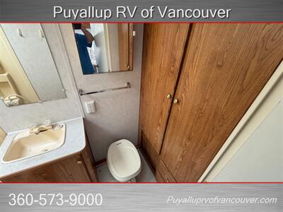 2001 FLEETWOOD 25J   - Photo 10 - Vancouver, WA 98682-4901