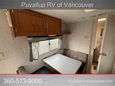2001 FLEETWOOD 25J   - Photo 8 - Vancouver, WA 98682-4901