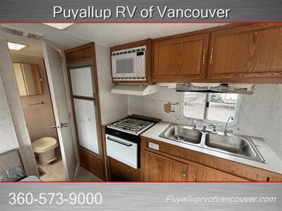 2001 FLEETWOOD 25J   - Photo 7 - Vancouver, WA 98682-4901