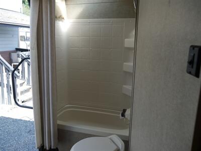 2015 Rockwood 2702WS   - Photo 7 - Puyallup, WA 98373