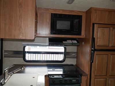 2015 Rockwood 2702WS   - Photo 5 - Puyallup, WA 98373