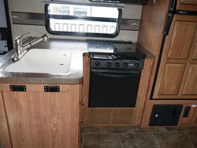 2015 Rockwood 2702WS   - Photo 4 - Puyallup, WA 98373