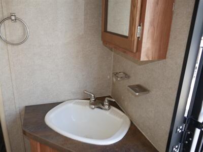 2015 Rockwood 2702WS   - Photo 8 - Puyallup, WA 98373