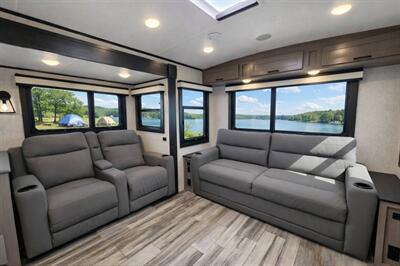 2024 Jayco Whitehawk 32RL   - Photo 6 - Puyallup, WA 98373